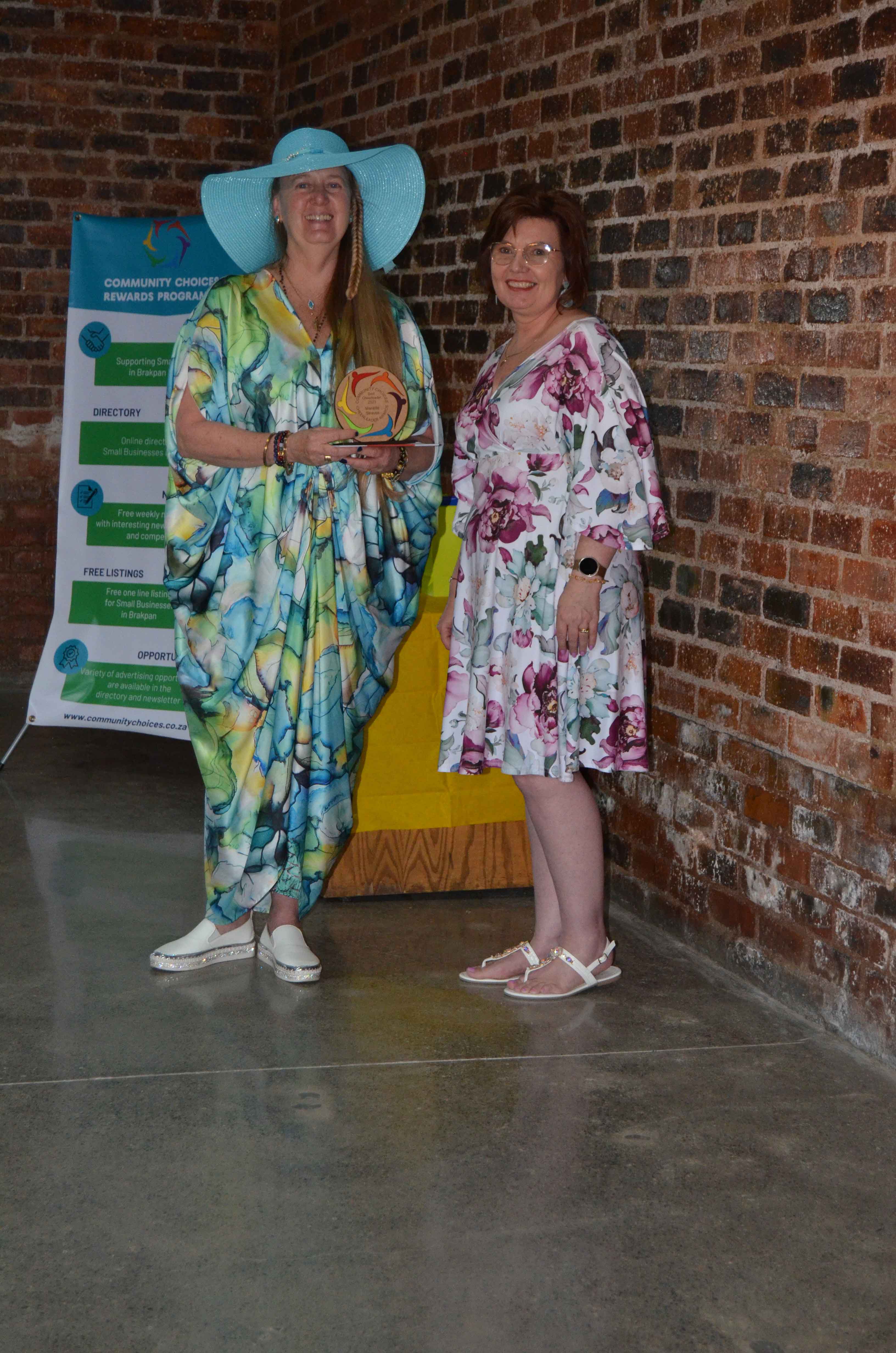 Mariette Strauss from Mandre Property with Mientjie Kleinhans